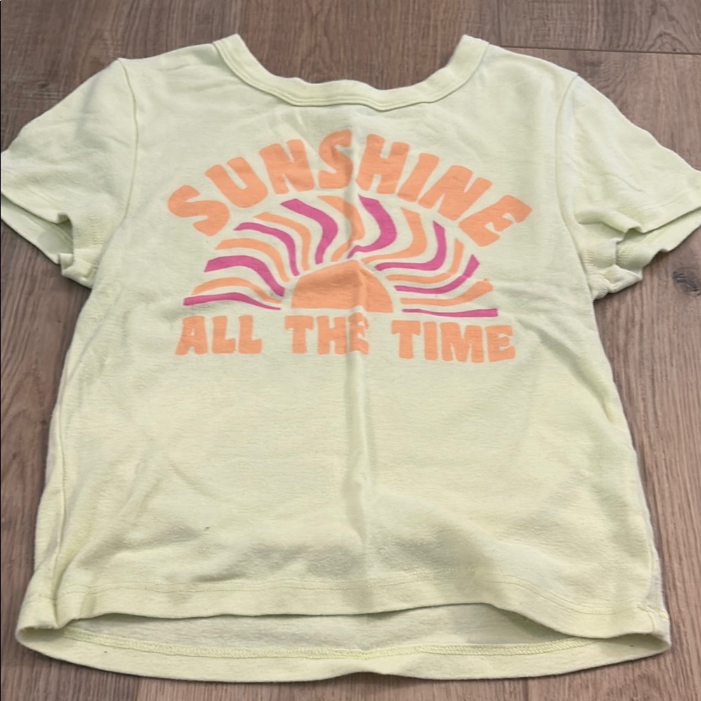 American Eagle Outfitters Yellow Short Sleeve Tee Retro Style